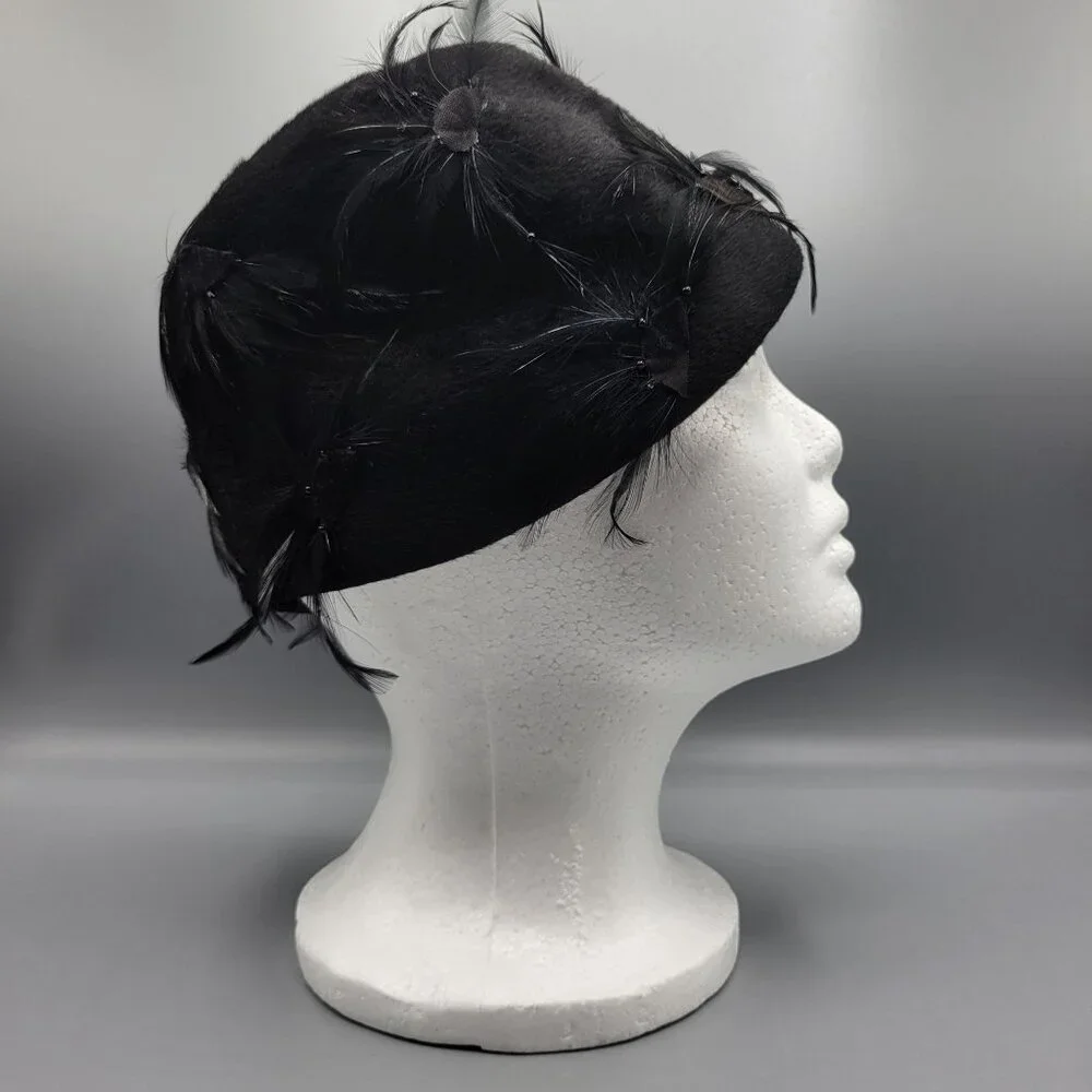 Vintage Black Feathered Cloche Fur Felt Hat By Brigitte Made In Italy - Picture 6 of 10